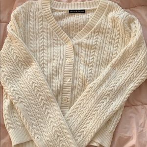 white brandy melville sweater